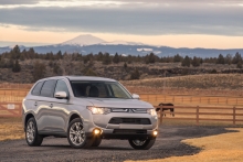 Mitsubishi Outlander SE - US verze 2014 34